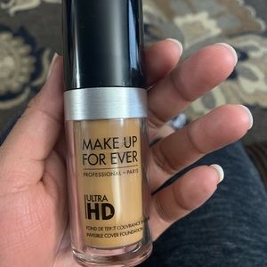 Make up forever foundation